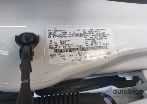 2014 Ford Focus Titanium z USA, uszkodzony, nr VIN 1FADP3J2XEL115733